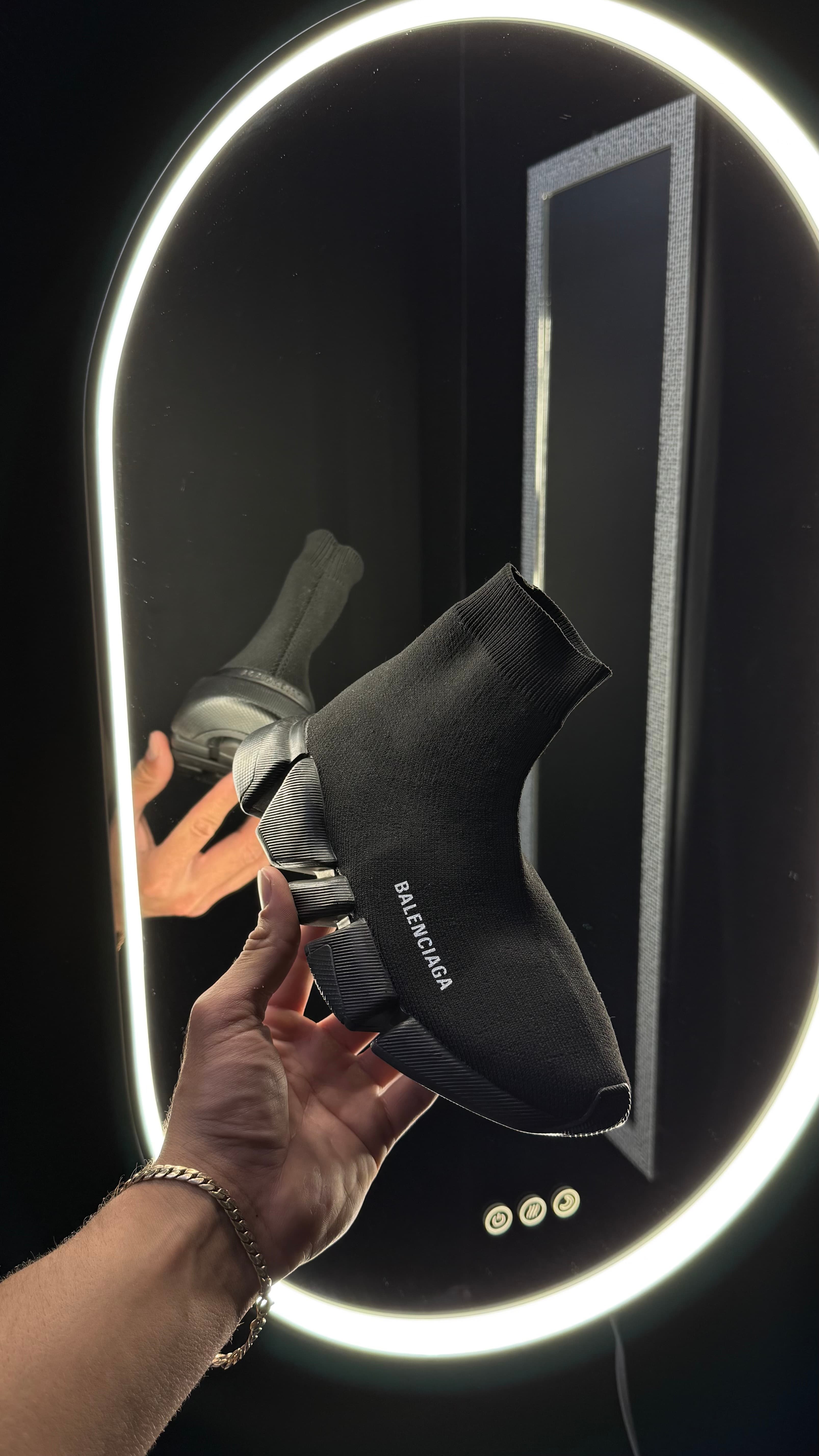 Balenciaga negro liso 